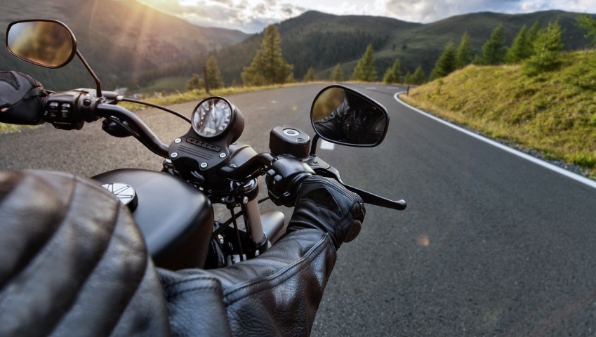 how to avoid motorcycle crashes